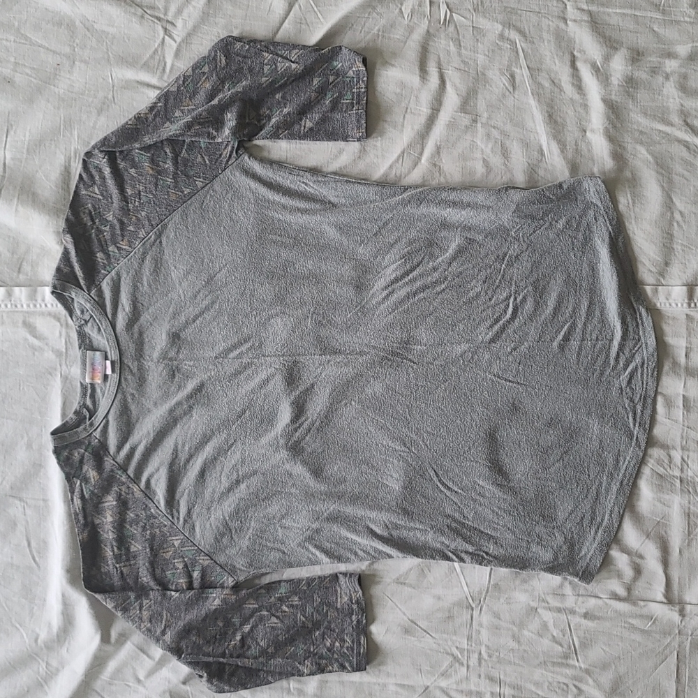 LulaRoe 3/4 sleeve gray Randy tshirt medium